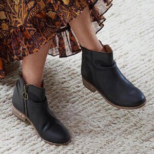 NEW BEEK Made In Mexico Leather Quail Booties in  black for women 1225 7t6